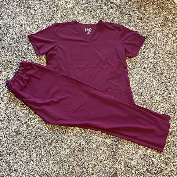 Mod Uniform Other - Women’s Scrub Set! Stretchy and soft! Doesn’t fit me but are in great shape!